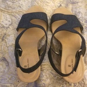 Bandolino wedge sandals size 8